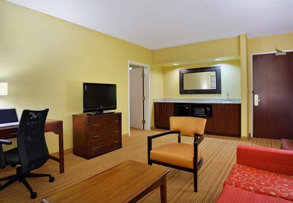 Courtyard By Marriott Boston Littleton Ξενοδοχείο Εξωτερικό φωτογραφία