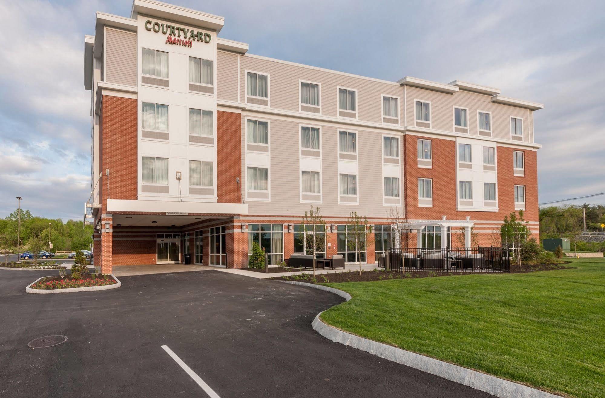 Courtyard By Marriott Boston Littleton Ξενοδοχείο Εξωτερικό φωτογραφία