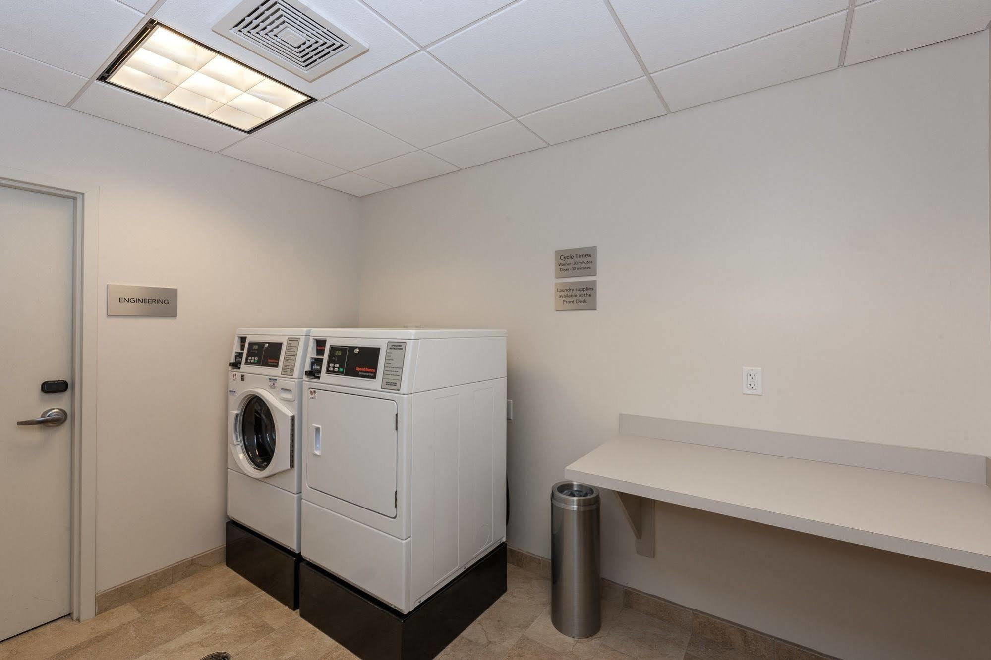Courtyard By Marriott Boston Littleton Ξενοδοχείο Εξωτερικό φωτογραφία